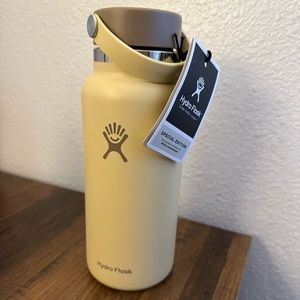 Hydro Flask Limited Edition Yellow / Light Brown 32oz Wide Mouth
